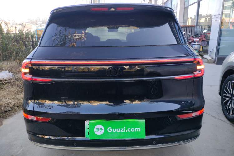 Used  Q07 2025 215 Flagship PLUS
