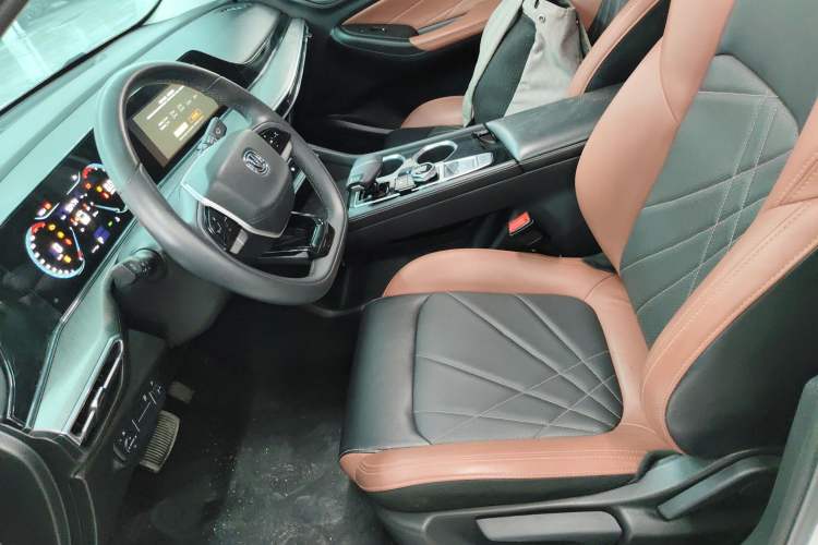 Used Changan Eado 2022 PLUS Blue Whale NE 1.4T GDI DCT Prestige Edition
