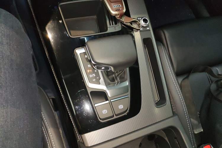 Used Audi Q5L 2022 Updated 45T Luxury Dynamic Version
