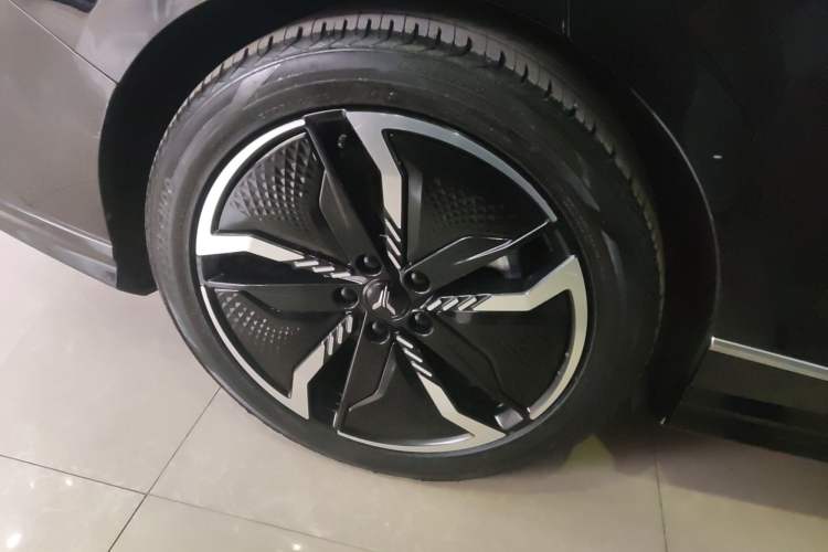 Used VOYAH PASSION 2023 Four-Wheel Drive Long-Range Version
