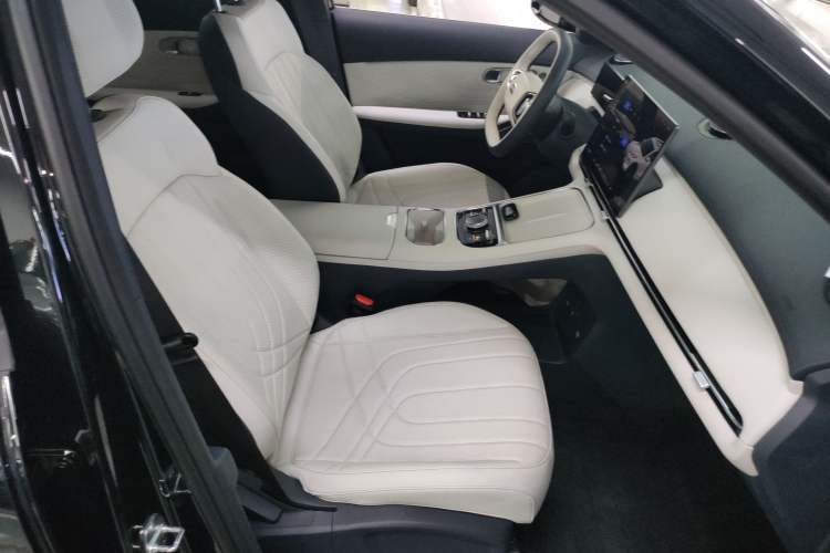 Used  Galaxy Xingjian 7 EM-i 2025 120km Launch+ Version
