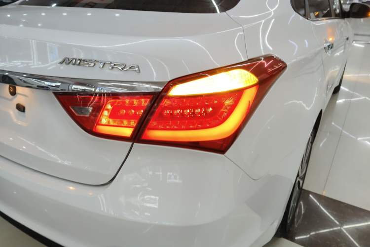 Used Hyundai Mistra 2014 1.8L Automatic Deluxe DLX Model
