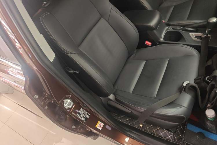 Used Toyota RAV4 2015 2.5L Automatic 4x4 Elite Edition
