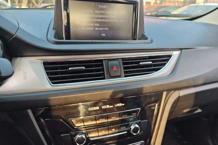 Used Changan Alsvin V7 2015 1.6L Manual Enjoyment Model China IV Standard
