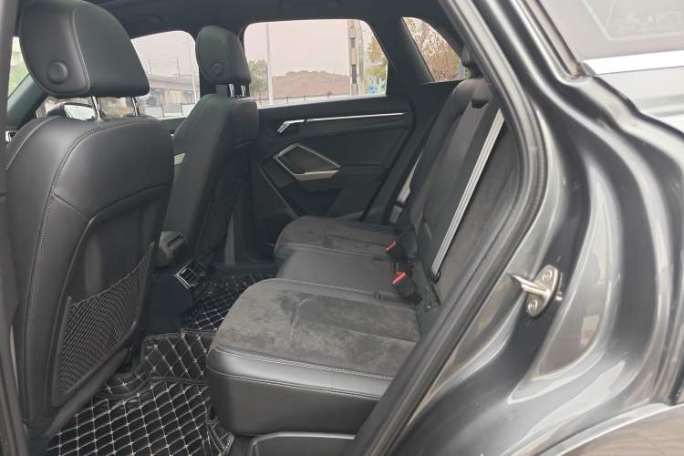 Used Audi Q3 2021 40 TFSI Fashion Dynamic Model
