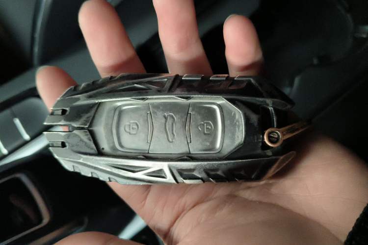 Used Geely Auto Emgrand X7 Sport 2021 Million Edition 1.8TD DCT Two-Wheel Drive Luxury Model
