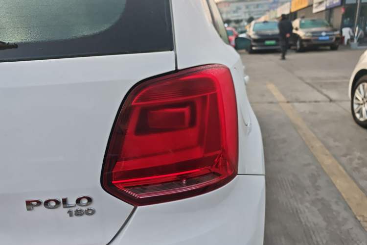 Used Volkswagen Polo 2016 1.6L Automatic Comfort Model