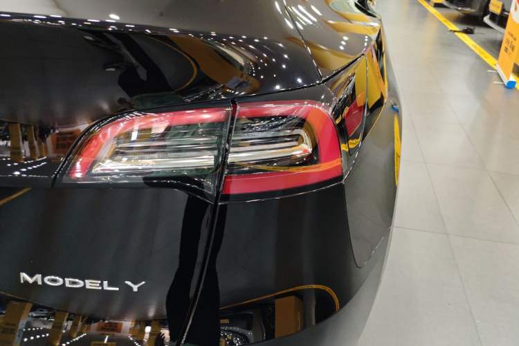 Used Tesla Model Y 2022 Rear-Wheel-Drive Version
