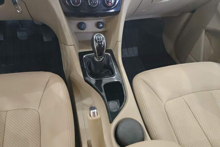 Used Baojun 730 2016 1.5L Manual Comfort Version 7 Seats China V Emission Standard
