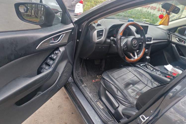 Used Mazda Mazda 3 Axela 2017 Sedan 1.5L Automatic Luxury Model Emission Standard China V
