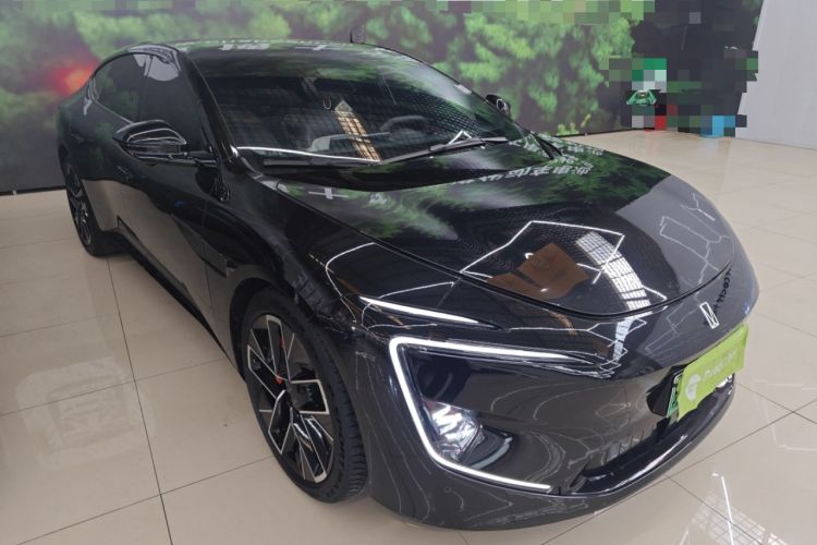 Used  12 2024 700 Three-Laser Rear-Wheel Drive Luxury Edition