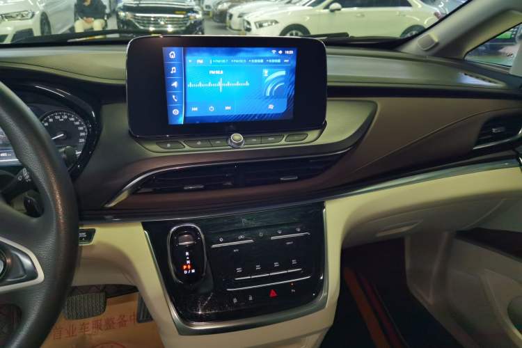 Used Buick GL8 2021 Land Cruiser Executive Class 652T Comfort Model
