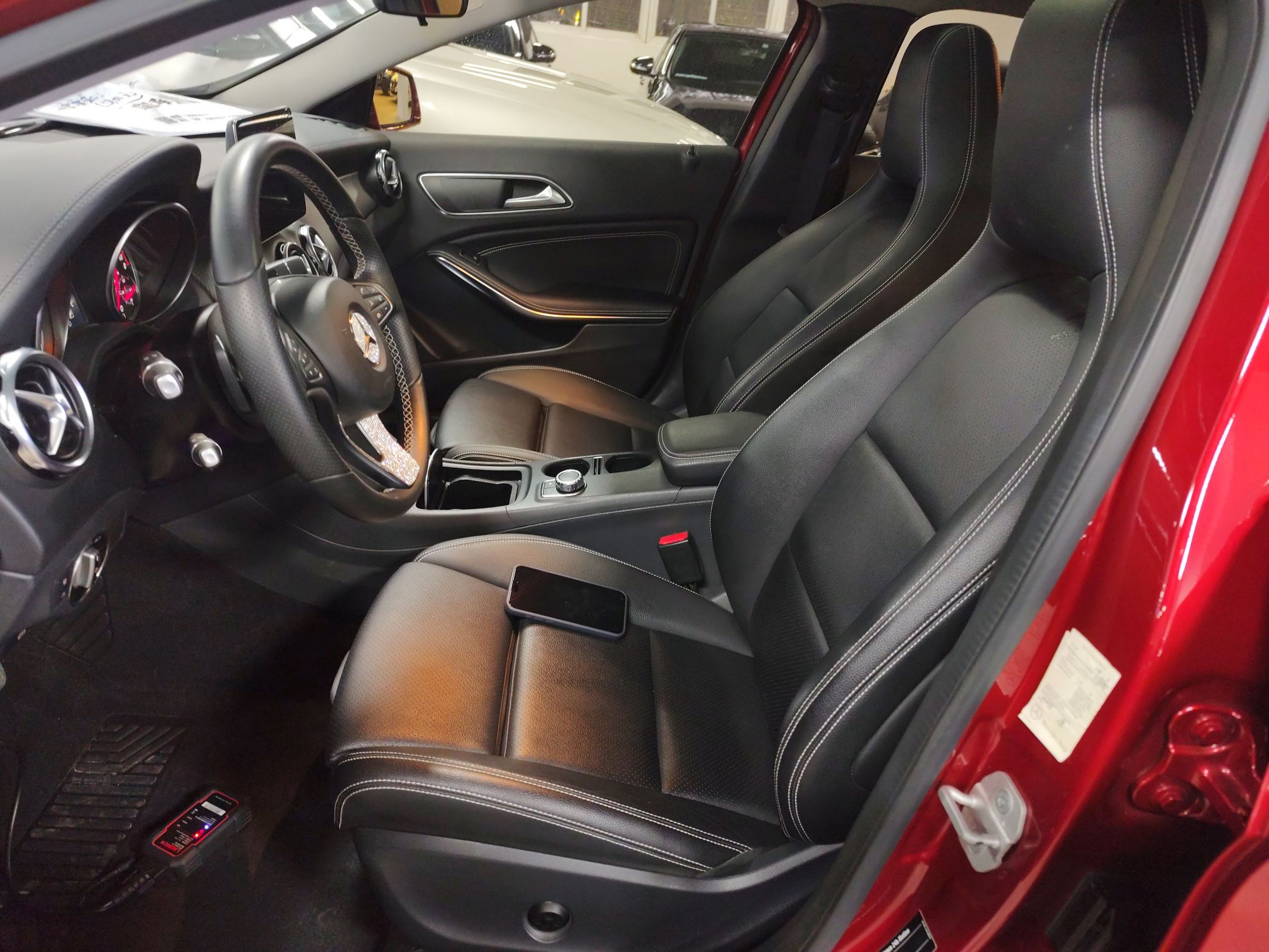 Переднее сиденье в автомобиле