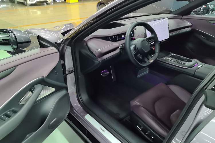 Used  SU7 2024 Four-Wheel Drive Ultra-Long Range Advanced Intelligent Driving Max Edition