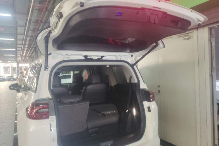 Used GAC Trumpchi M6 2019 270T DCT Prestige Edition (7-seater) China VI
