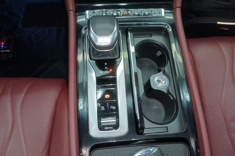 Used Hongqi H5 2023 2.0T Automatic Smart Connect Flagship Edition
