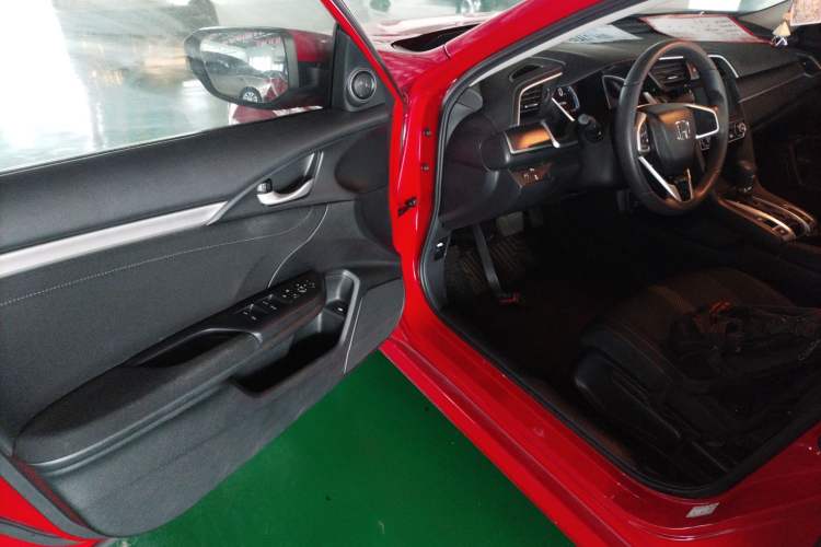 Used Honda Civic 2016 220TURBO CVT Luxury Edition
