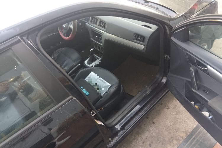 Used Volkswagen Lavida 2013 Revised Classic 1.6L Automatic Fashion Edition
