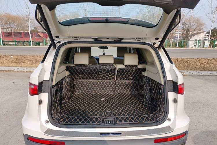 Used Zotye T700 2017 1.8T Dual-Clutch Prestige Model
