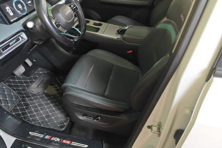 Used AION Y 2023 Younger Star Edition
