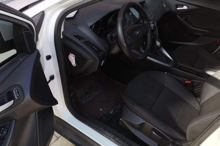 Used Ford Focus 2015 Hatchback 1.6L Automatic Comfort Model
