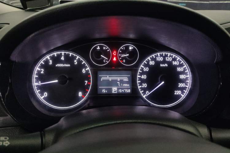 Used Nissan Tiida 2014 1.6L CVT Smart Model
