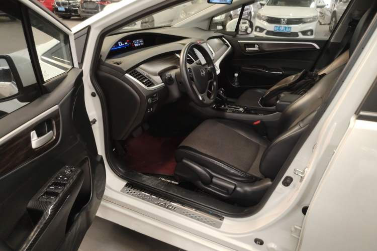 Used Honda Jade 2017 1.8L automatic Comfort version 5 seats
