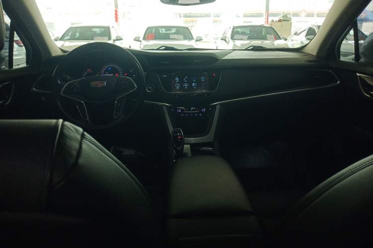 Used Cadillac XT5 2016 25T Luxury Model
