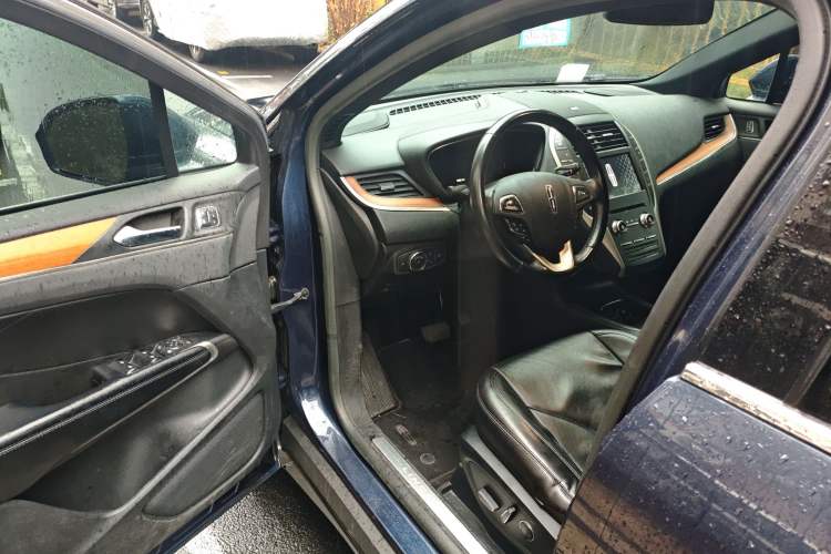 Used Lincoln MKC 2017 2.0T Two-Wheel-Drive Luxury Edition