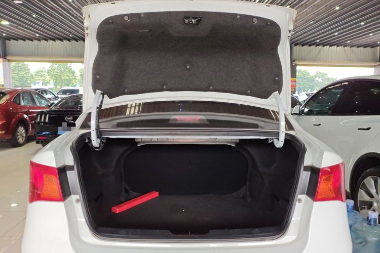 Used Roewe 350 2015 1.5L Automatic Luxury Sunroof Edition
