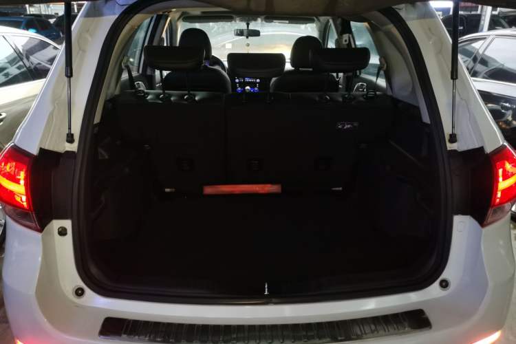 Used Haval H6 2016 Upgraded Model 1.5T Manual Two-Wheel Drive Elite Version
