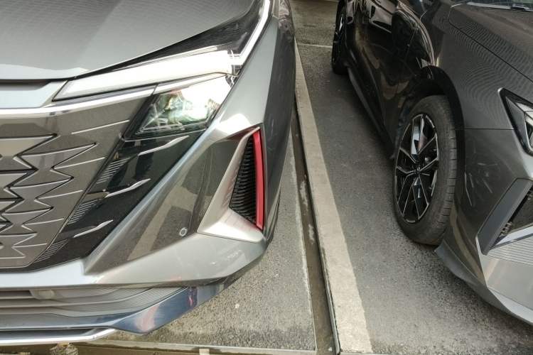 Used Oshan Z6 2023 Blue Whale 1.5T DCT Smart-Led City Edition