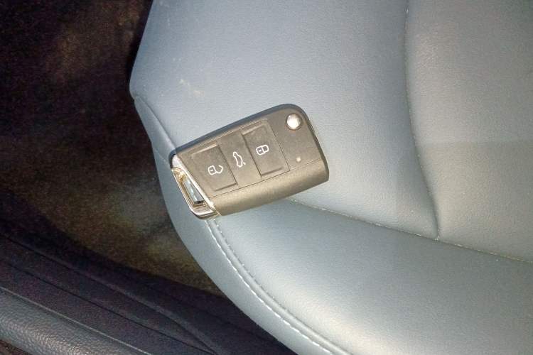 Used Volkswagen Tharu 2024 300TSI Two-Wheel-Drive Moon Luxury Edition