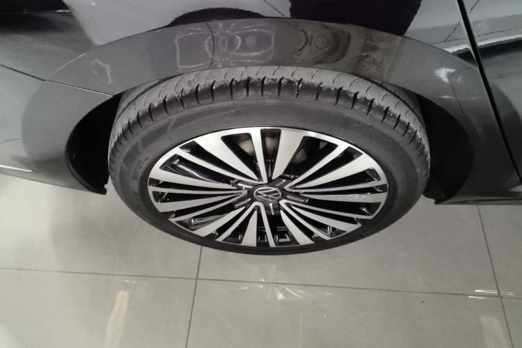 Used Volkswagen Passat 2020 Revised Version 330TSI Luxury Edition China VI Standard
