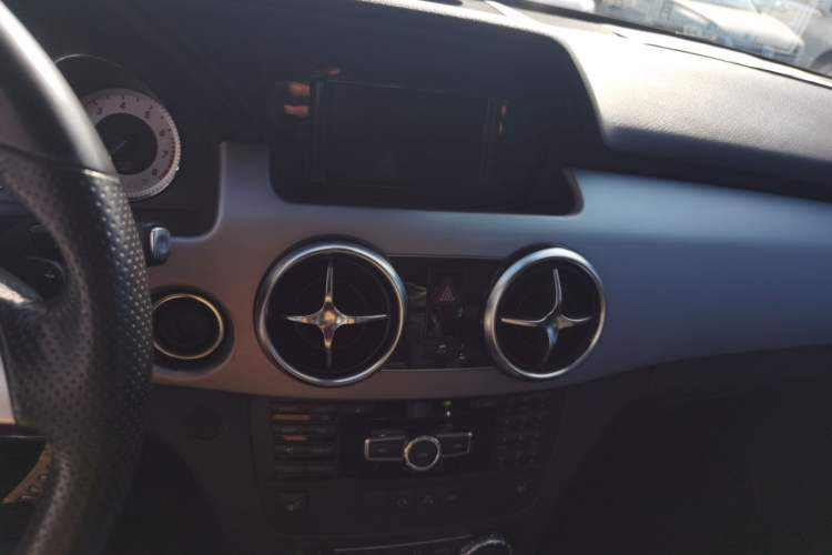 Used Mercedes-Benz GLK-Class 2015 GLK 260 4MATIC Fashion Edition Ultimate Version
