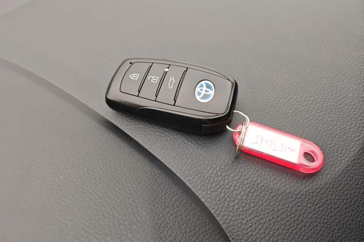 Used Toyota FRONTLANDER 2023 2.0L Smart Electric Hybrid Dual-Engine Deluxe Version
