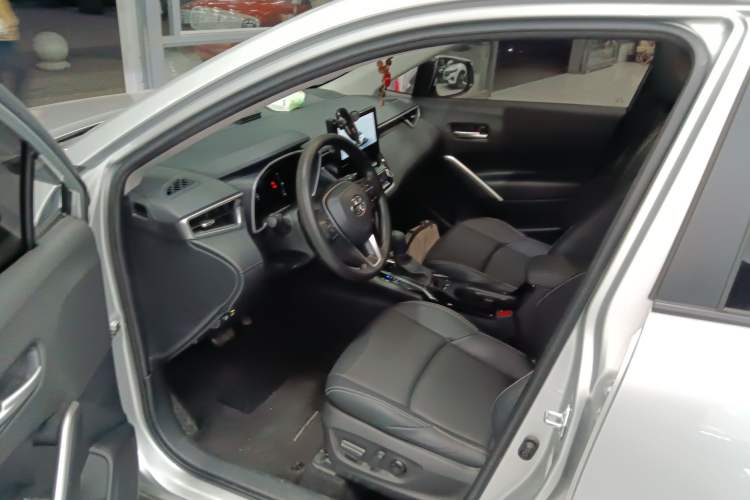 Used Toyota FRONTLANDER 2023 2.0L CVT Luxury Edition
