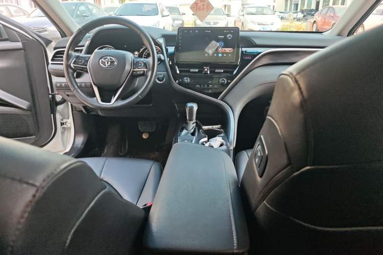 Used Toyota Camry 2021 2.0G Luxury Edition
