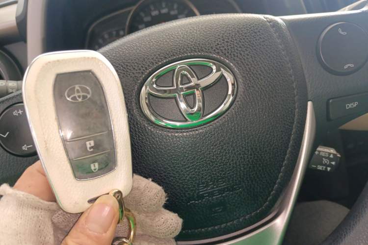 Used Toyota RAV4 2019 2.0L CVT Two-Wheel Drive Pioneer Edition China V Standard
