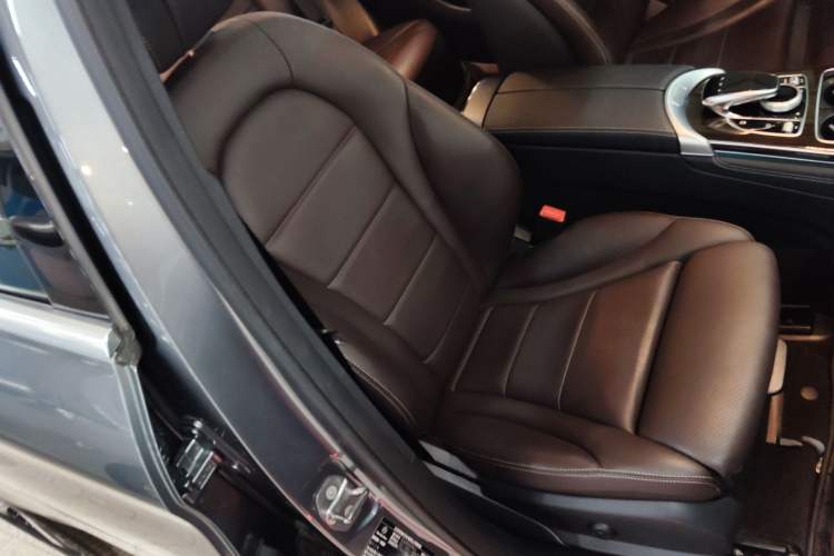 Used Mercedes-Benz GLC 2019 Facelift GLC 260 L 4MATIC Luxury Model
