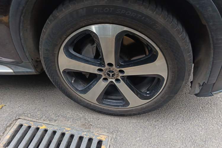 Used Mercedes-Benz GLC 2018 GLC 260 4MATIC Luxury Model
