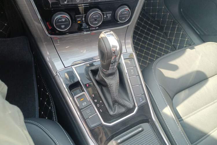 Used Volkswagen Passat 2016 330TSI DSG Luxury Edition
