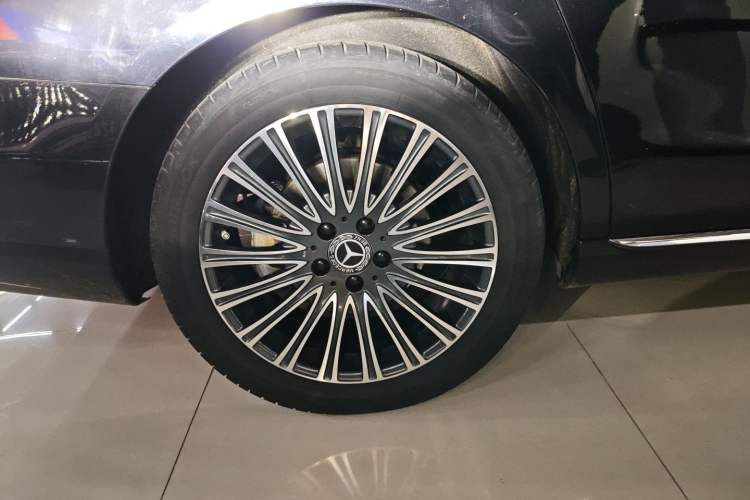 Used Mercedes-Benz E-Class 2016 E 200 L
