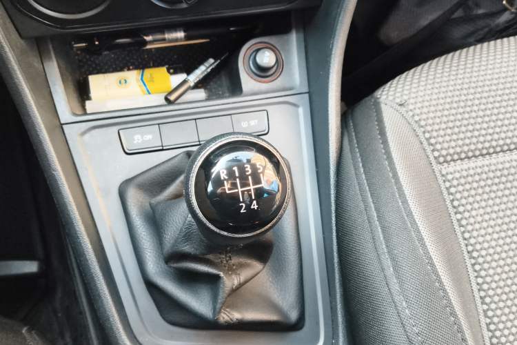 Used Volkswagen Gran Lavida 2015 1.6L Manual Fashion Edition
