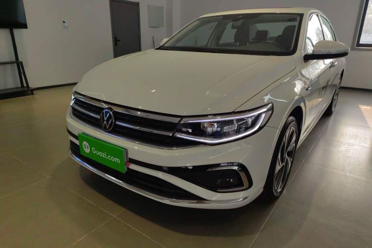 Used Volkswagen Bora 2023 300TSI DSG Prestige Edition
