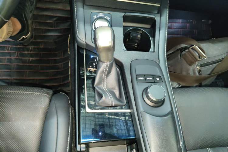 Used Lexus ES 2016 200 Midnight Special Limited Edition
