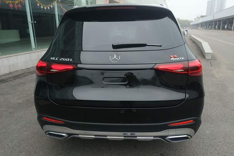 Used Mercedes-Benz GLC 2023 GLC 260 L 4MATIC Luxury Model 5 Seats
