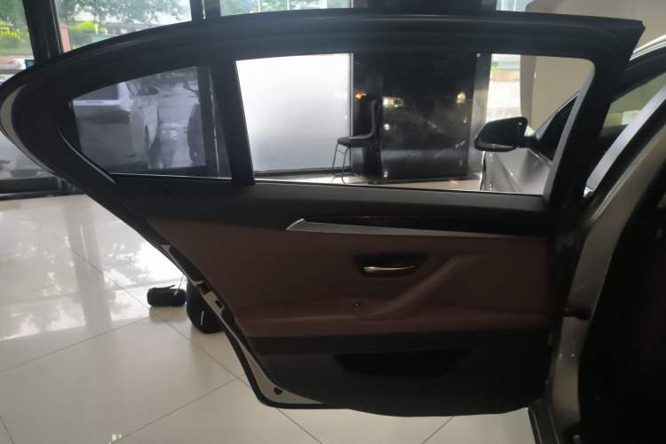 Used BMW 5 Series 2014 525Li Leading Model
