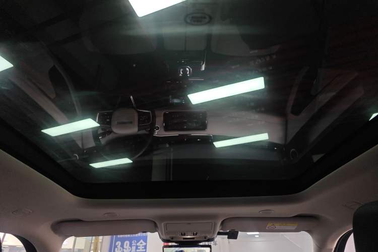 Used Land Rover Range Rover Evoque 2021 Range Rover Velar 249 PS R-Dynamic S Performance Edition