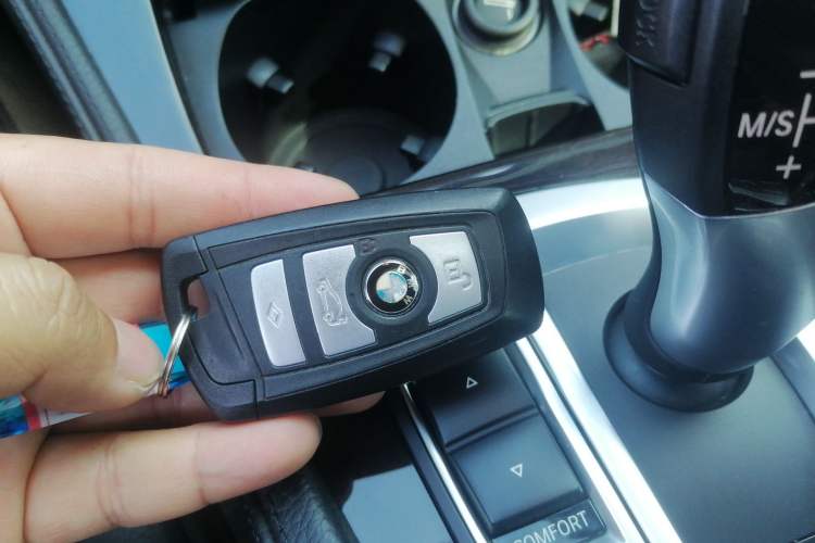 Used BMW 5 Series 2017 525Li Leading Model
